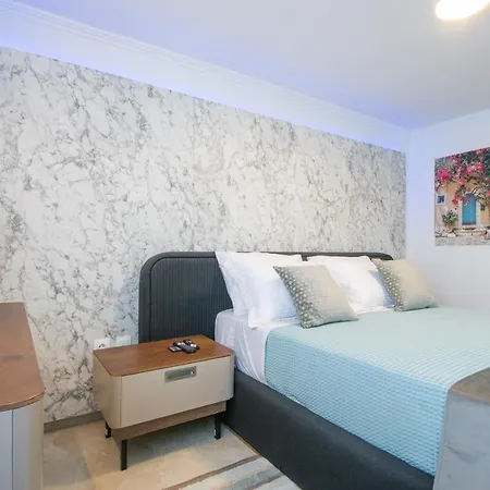 Solomon Premium House